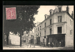 CPA Chateau-du-Loir, Un Coin De La Place De L`Hotel-de-Ville  - Chateau Du Loir