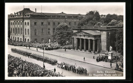 AK Berlin, Ehrenmal Und Aufziehende Skagerrak-Wache  - Mitte