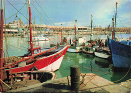 17 ROYAN LE PORT ET LE FRONT DE MER - Royan