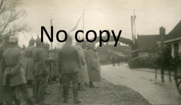 PHOTO ALLEMANDE - UNE REVUE D'OFFICIERS A BIACHES PRES DE PERONNE SOMME - GUERRE 1914 1918 - Guerra, Militari