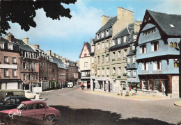 22 GUINGAMP PLACE DU CENTRE - Guingamp