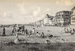 14 TROUVILLE LA PLAGE LES HOTELS - Trouville