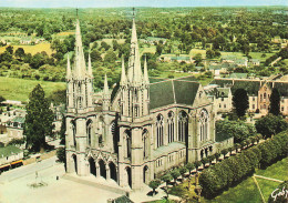 53 PONTMAIN LA BASILIQUE ET LA MAISON DES MISSIONNAIRES OBLATS - Pontmain