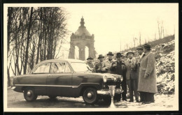 Foto-AK Ford G13 Auto, Männer Mit Gläsern In Der Hand  - Toerisme