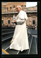 AK Papst Johannes Paul II. Auf Einer Treppe  - Papas