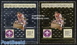 Central Africa 2002 Scouting/chess 2v Gold/silver, Mint NH, Sport - Chess - Scouting - Scacchi