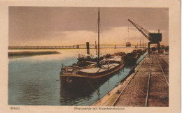 BINNENSCHIFFE - RHEIN, Frachtschiffe Am Weseler Hafen - Cargos