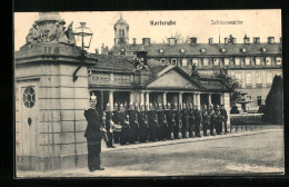 AK Karlsruhe I. B., Die Schlosswache In Uniformen  - Karlsruhe