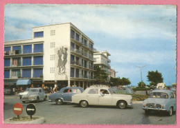 GO013  CP   ARGELES-SUR-MER (Pyrénées Orientales)  Rond-Point De La Sardane - PEUGEOT 403 - 203 - RENAULT Dauphine - Argeles Sur Mer