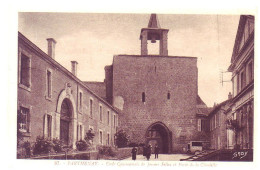 79 - PARTHENAY - ECOLECOMMUNALE Et PORTE De LACITADELLE - ANIMÉE - - Parthenay