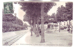77 - FONTAINEBLEAU - PLACE DENECOURT - STATUE De ROSA BONHEUR - ANIMÉE - - Fontainebleau