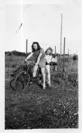 Photo Vintage Paris Snap Shop - Femme Women Bicyclette Bicycle - Other & Unclassified