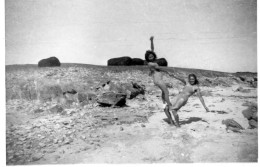 Photo Vintage Paris Snap Shop -femme Woman Acrobatie Acrobatics - Anonieme Personen