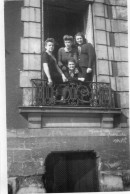 Photo Vintage Paris Snap Shop - Femme Women Levallois Fenêtre Window Balcon - Anonymous Persons