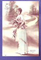 TENDRESSES - FEMME En COSTUME Et FLEURS -  - Autres & Non Classés