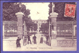 51 - EPERNAY - CASERNE Des CHASSEURS à PIED - ANIMÉE -  - Epernay