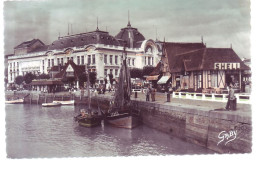 14 - DEAUVILLE -  TROUVILLE - CASINO Et BARQUES De PÊCHES - COLORISÉE - - Deauville