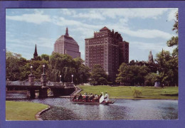 ÉTATS UNIS - BOSTON  MASSACHUSETTS -  SWAN BOAT ON BEAUTIFUL PUBLIC GARDEN - - Boston