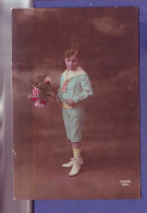 ENFANT -  POSANT AVEC UN BOUQUET De FLEURS -  - Scene & Paesaggi