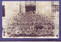 54 - NANCY -GROUPE De MILITAIRE POSANT DEVANT BATIMENT MILITAIRE -  ÉD. A. LYON RUE SERGENT FLANDRIN NANCY -  - Nancy