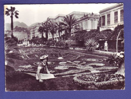 06 - MENTON - JARDINS PENDANT Les FETES Du CITRON - FEMME En COSTUME -  - Menton