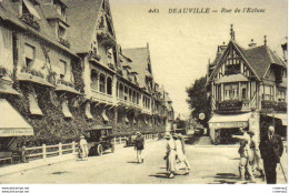 Reproduction En 1900 ... DEAUVILLE Rue De L'Ecluse Voiture Auto Ancienne Magasin Au Printemps - Deauville