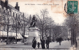 37 - Indre Et Loire - TOURS - Statue De Balzac - Place Du Palais - Tours