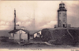 50 - Manche -  GRANVILLE - Le Phare Et Le Semaphore Du Roc - Granville