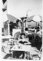 Photo Vintage Paris Snap Shop -femme Women Parasol Beach Umbrella Jersey - Anonieme Personen