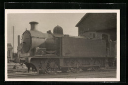 Photo Pc Lokomotive Der Englischen Eisenbahn Im Bahnhof Stehend  - Trains