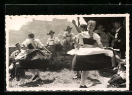 AK Mitglieder Des I. Salzb. Gebirgs-Vereins Alpina Tanzen In Ihrer Tracht  - Dance