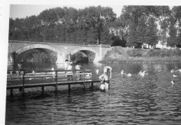 Photo Vintage Paris Snap Shop -baignade Bathing Fleuve River NOYEN - Lieux