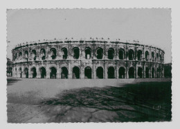 NÎMES - Les Arènes  (FR 20.041) - Nîmes