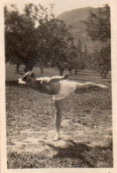 Photo Vintage Paris Snap Shop - Homme Gymnastique Au Sol  - Sport