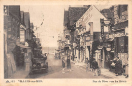 14 VILLERS SUR MER - Rue De Dives Vers Les Hôtels, Le Magasin Du Photographe.... - Villers Sur Mer