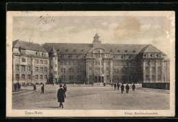 AK Essen /Ruhr, Königl. Maschinenbauschule Mit Passanten  - Essen