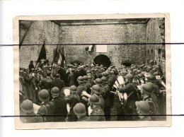 PHOTOGRAPHIE . Militaire. VERDUN. Fort De SOUVILLE. Inauguration, Soldats, Drapeau . Année  1936 - Lugares