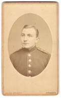 Fotografie Julius Grusche, Dresden, Junger Soldat In Uniform  - Anonieme Personen