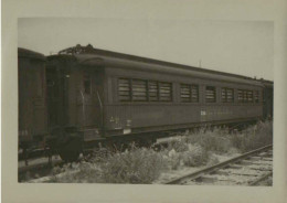 Wagon-lits En Bois Verni N° 2322 - Villeneuve-Saint-Georges, 4-7-1948 - 9 X 6.5 Cm. - Trains