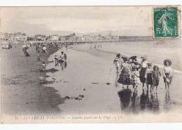 Les Sables-d'Olonne - Enfants Jouant Sur La Plage - Sables D'Olonne