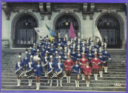 Carte Postale 03. Vichy  Les Majorettes   Très Beau Plan - Vichy