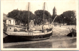 85 NOIRMOUTIER - Le Port (trou Au Centre) - Autres & Non Classés