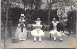 44 GUERANDE - CARTE PHOTO - Lecture Des Nouvelles  - Guérande