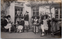 44 GUERANDE - CARTE PHOTO - Discussion A La Ferme  - Guérande