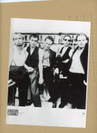 LE GROUPE DE CHANTEURS ROCK AUSTRALIEN MEN AT WORK  Dans Les Années 1980 - Célébrités