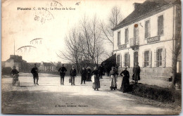 22 PLOUARET - Place De La Gare, Hotel PASQUIOU  - Plouaret