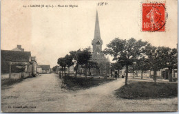 28 LAONS - Vue De La Place De L'eglise. - Autres & Non Classés