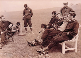 FOOTBALL EQUIPE DE MONACO 06/1961 AVANT SON MATCH CONTRE VALENCIENNES POUR LE TITRE PHOTO 18 X 13 CM - Sporten