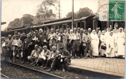 27 EVREUX - CARTE PHOTO - Arrivee De Blesses A La Gare (14/18) - Evreux