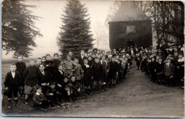 60 CHAMBLIS - CARTE PHOTO - Enfants A La Chapelle Du CHATEAU - Andere & Zonder Classificatie